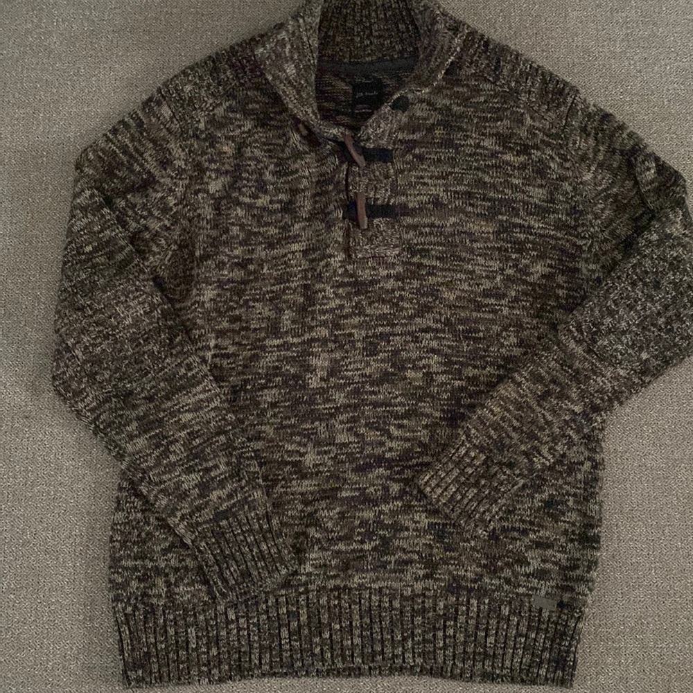 The Buckle sweater size medium